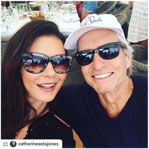 catherine_zetajone_swimm