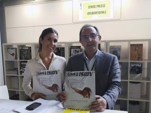 stand prensa internacional